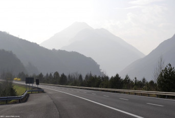 Blick von der Autobahn, Monte Amariana (1.905m)