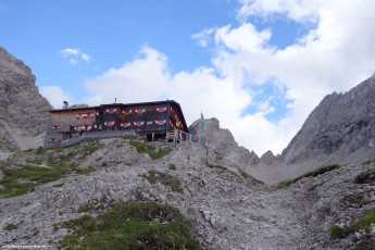 Karlsbaderhütte. Lienzer Dolomiten (2.260m)
