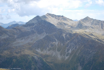 Defeeggengebirges mitte Vordergrund Große Leppleskofel, (2.811m) mitte Hintergrund Hochleitenspitze (2.877m), re. Deggenhorn ( 2.946m)