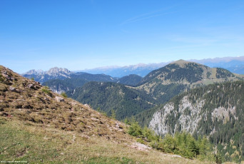 re. Poludnig (1.999m) Karnsiche Alpen