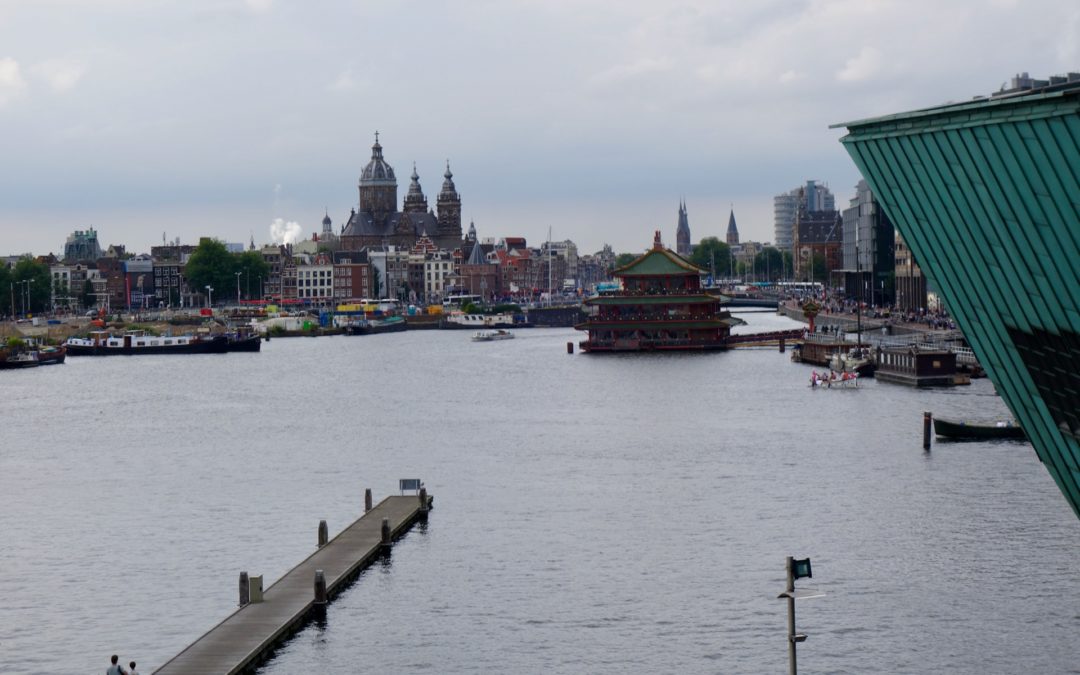 Amsterdam – rund um das Nemo Museum