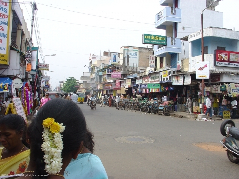 Auroville nach Pondicherry (Indien)